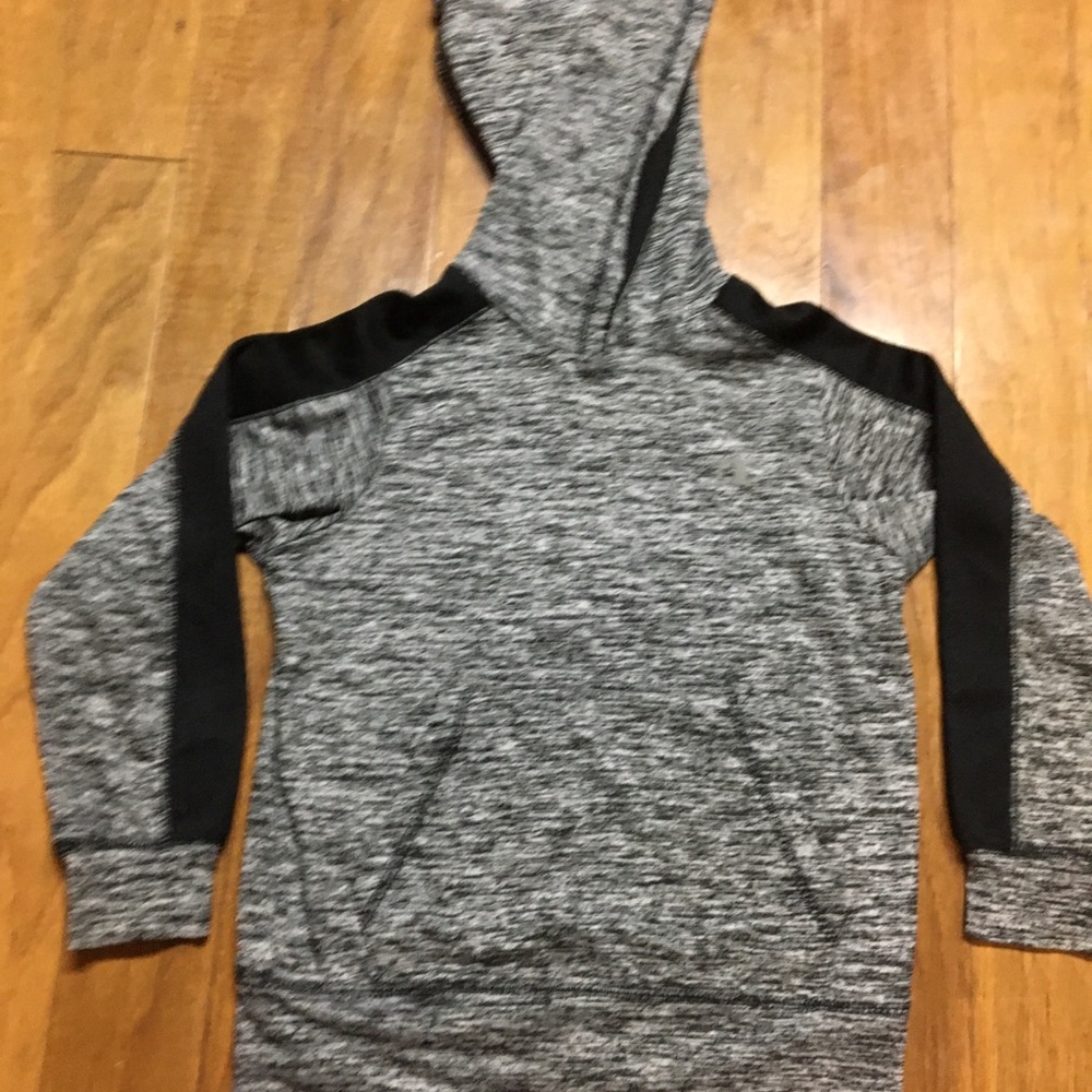 Sports layering essentials - Picture 5 of 6